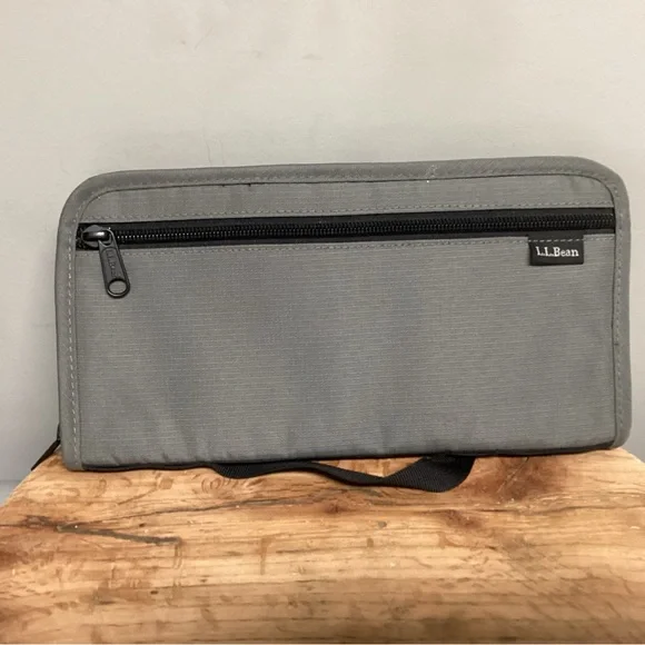 ⚫️ L L Bean Documents / Passport / Travel Organizer - Unisex - Excellent - Picture 2 of 12